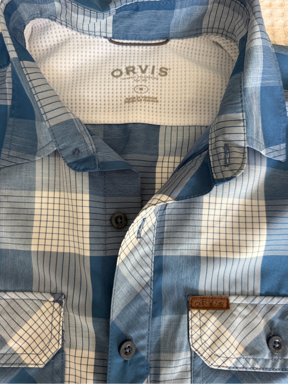Orvis Men's Blue and White Plaid Short-Sleeve Woven Tech Shirt
